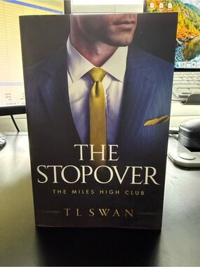The Stopover by T L Swan — Navy & Gold Cover